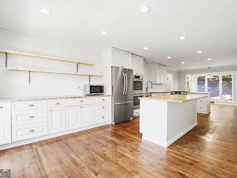 4217 N Mountain Rd NE — Photo 5