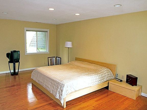 5th image of 2634 175th Ave NE
