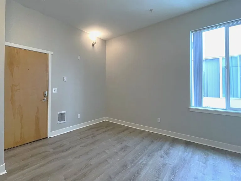5043 Brooklyn Ave NE — Photo 7