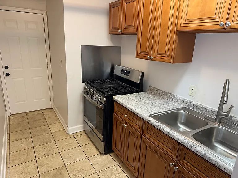 824 S 17th Ave #1A — Photo 2