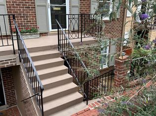 3235 Sutton Pl NW APT B, Washington, DC 20016