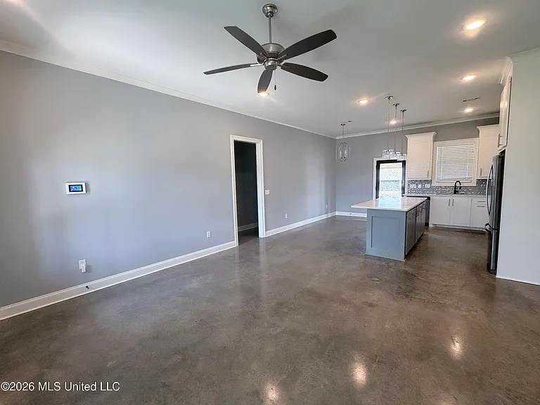 531 Birchwood Blvd — Photo 6