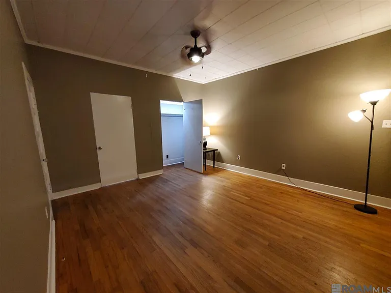 2044 Ovid St — Photo 13