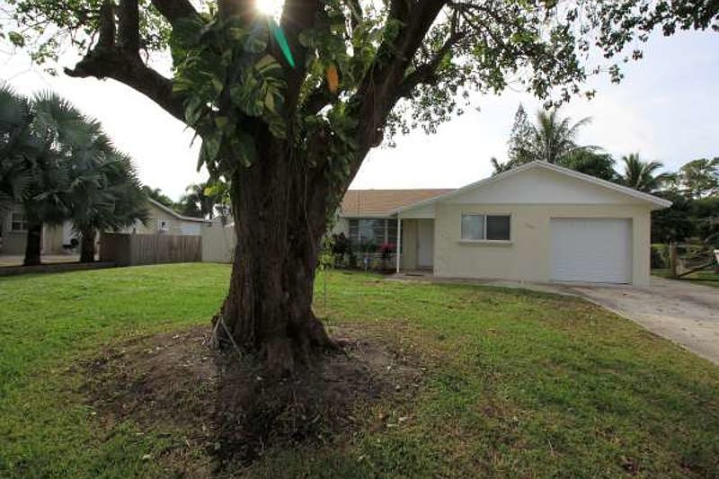 1st image of 3546 Noreen Ave