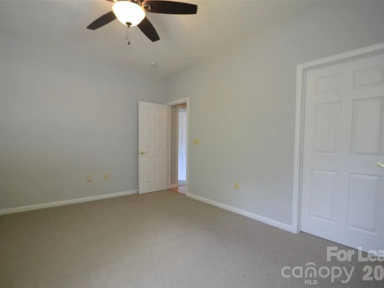 8035 Sultana Cir — Photo 22