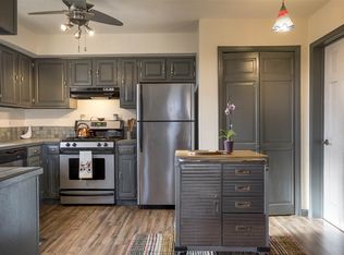 1301 Acequia Borrada, Santa Fe, NM 87507