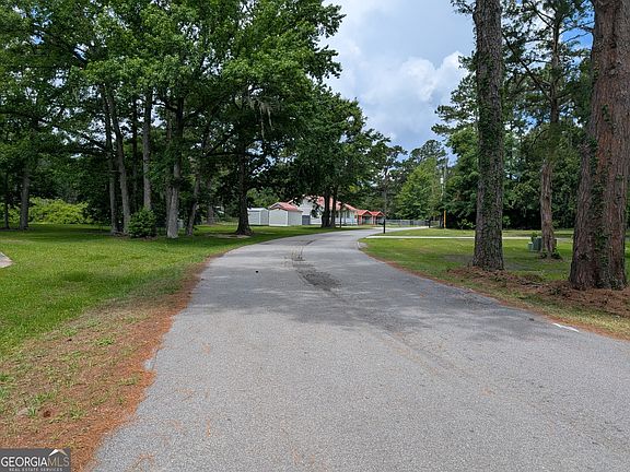 5th image of 642 Island Dr