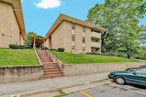 5260 Crossbow Cir #7D Photo 1