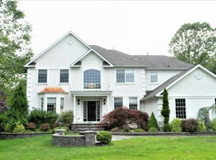 14 Dufton Dr, Medford, NJ 08055