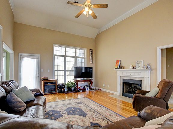 2nd image of 3146 Southpoint Dr