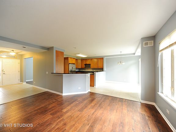 2nd image of 5 Beaconsfield Ct #5