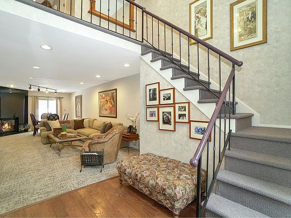 4th image of 9 Meadowood Dr #9