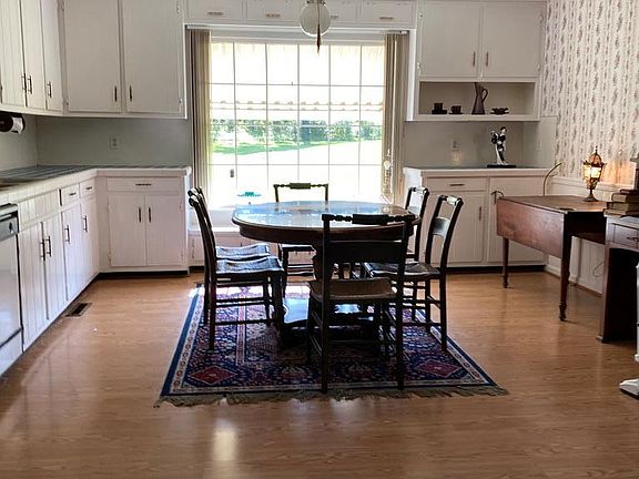2nd image of 412 Country Ln