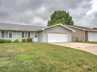 1243 34th Ave SW, Minot, ND 58701