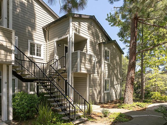 3rd image of 530 Canyon Oaks Dr APT G