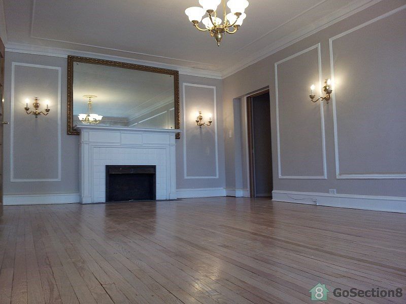 1st image of 6910 S Oglesby Ave APT 3