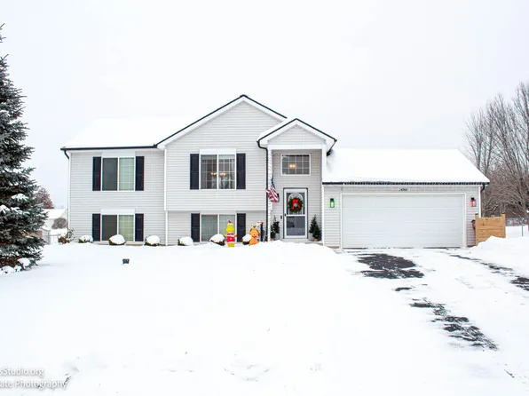14745 Field Ct NE, Cedar Springs, MI 49319