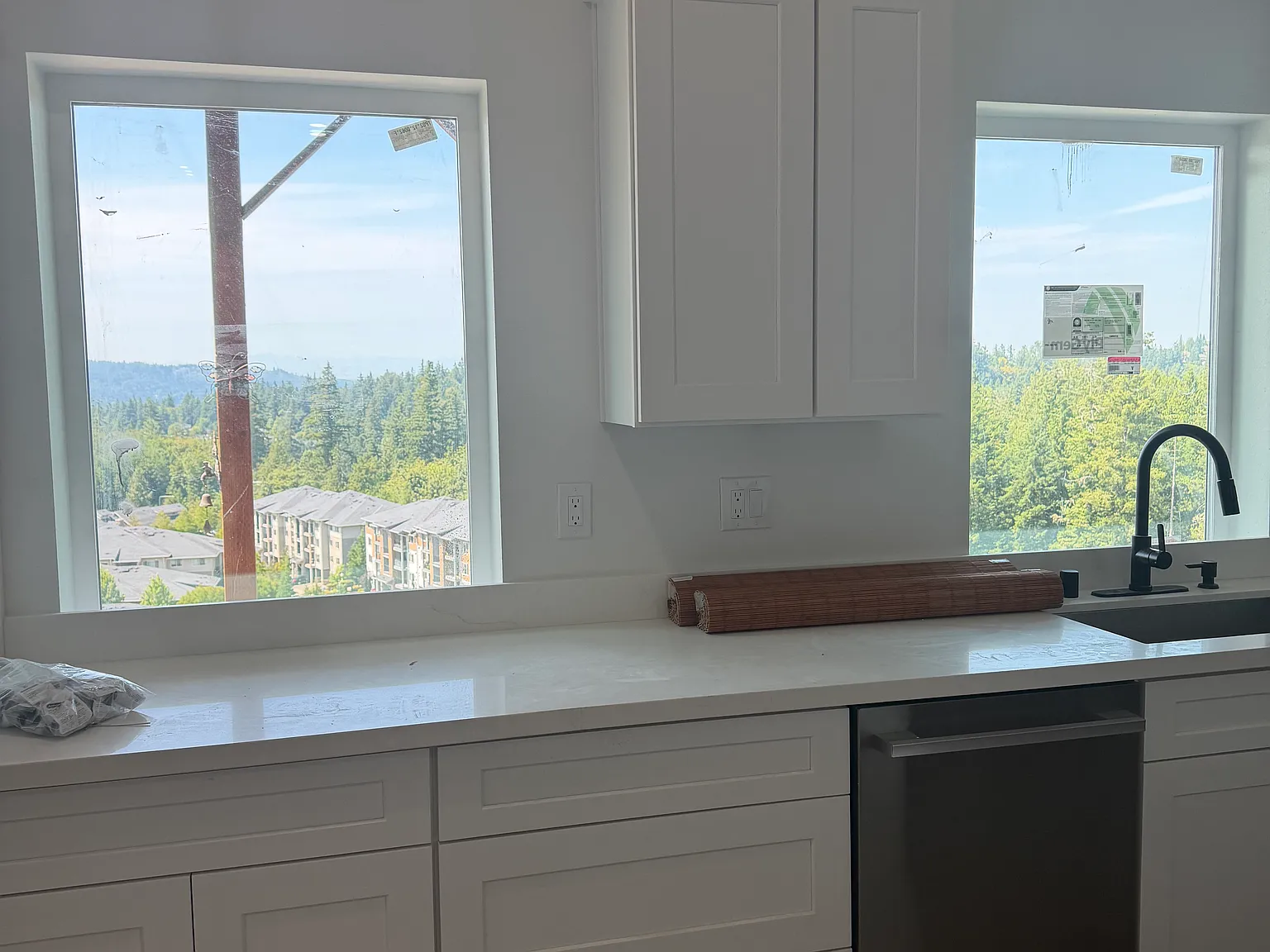 1851B 10th Ave NE — Photo 4