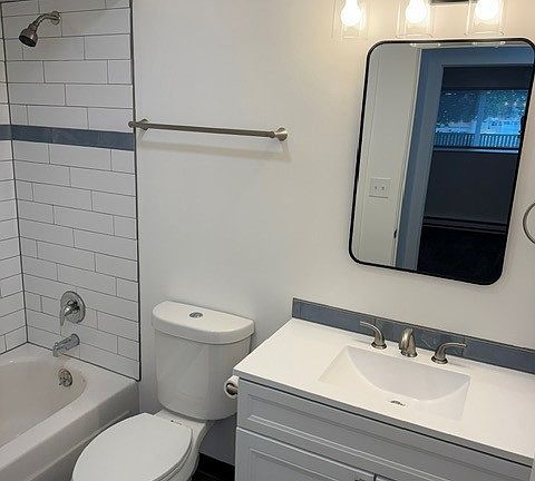 4th image of 3318 S Grand Blvd #8