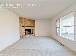 776 Concord Ln #776, Barrington, IL 60010