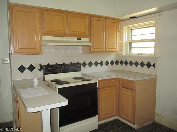 5th image of 1497 E 108th St