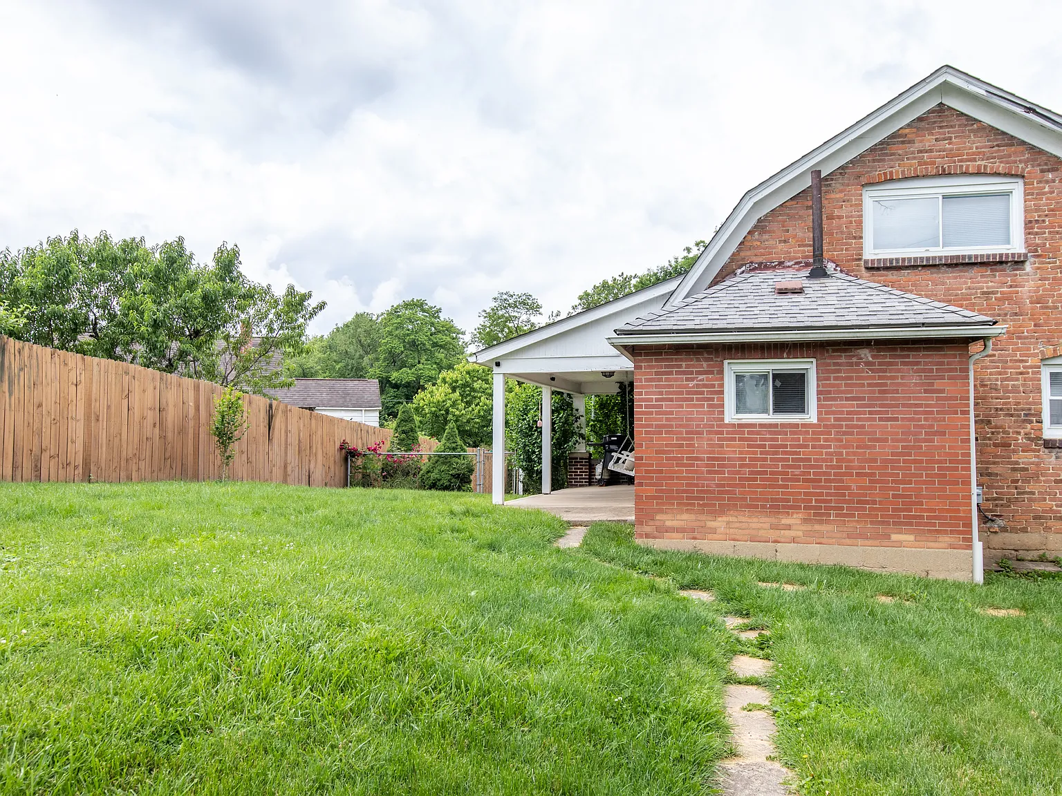 2 bed, 1136 sqft, $1,650 — Photo 4
