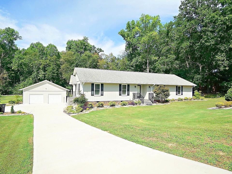 1st image of 202 Woodcroft Dr