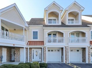 8 Riverbend Ct, New Providence, NJ 07974