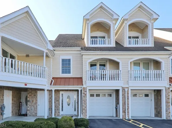 8 Riverbend Ct, New Providence, NJ 07974