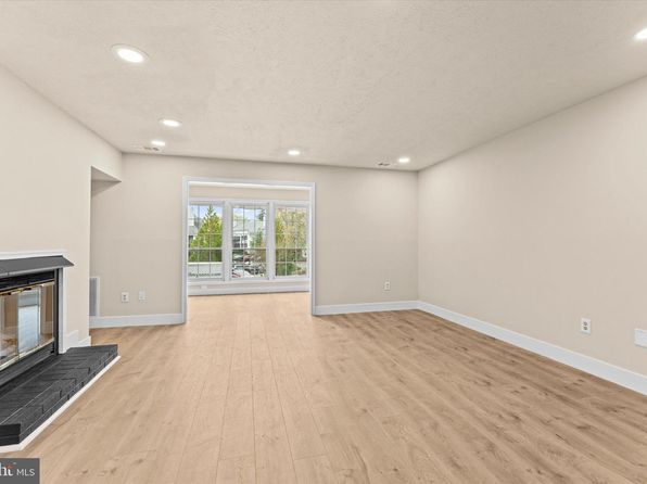 10066 Oakton Terrace Rd #10066