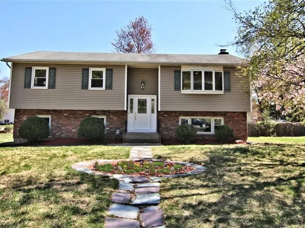 43 S Lilburn Drive, Garnerville, NY 10923