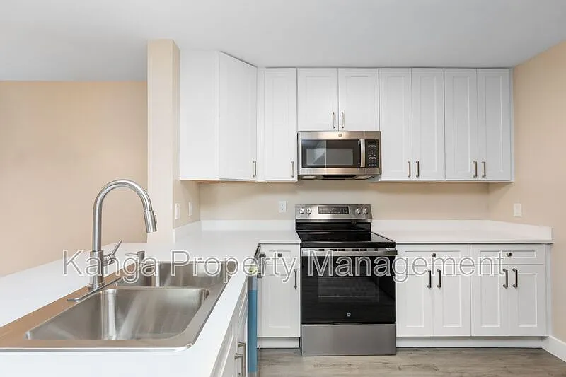 3 bed, 2.0 bath, 1217 sqft, $2,550 — Photo 3
