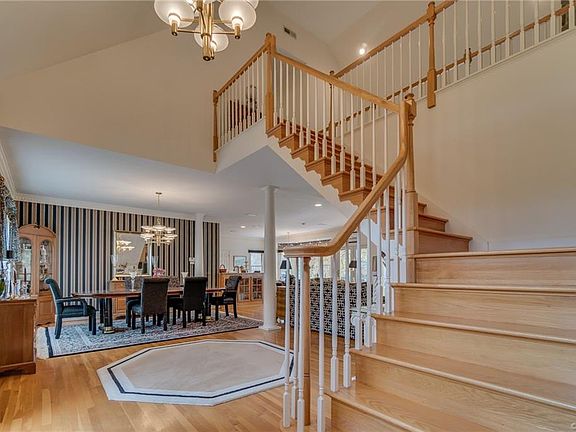 5th image of 10253 Malabar Cir