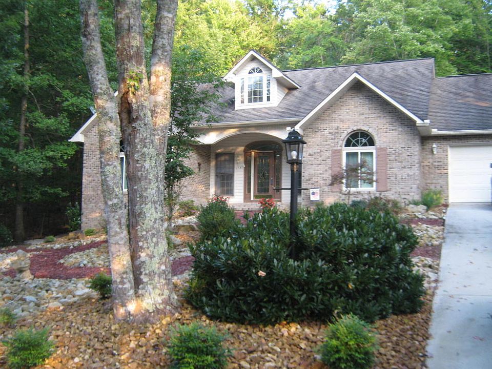 1st image of 174 Markham Ln