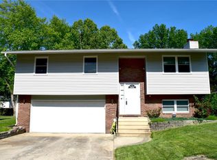 421 Oakwood Dr, Troy, IL 62294