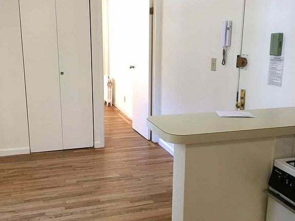 2nd image of 171 6th Ave APT C