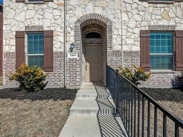 2301 Pyrite Dr, Aubrey, TX 76227