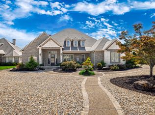 10 Linares Ln, Hot Springs Village, AR 71909