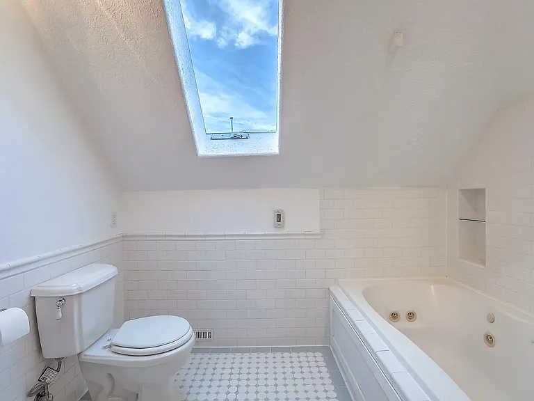 1010 Forrester St NW — Photo 35