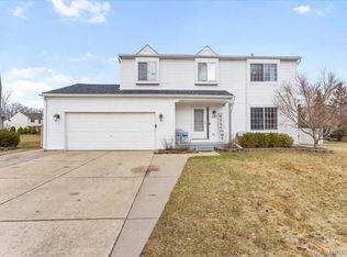 2689 Parkview Ct, Waterford, MI 48329
