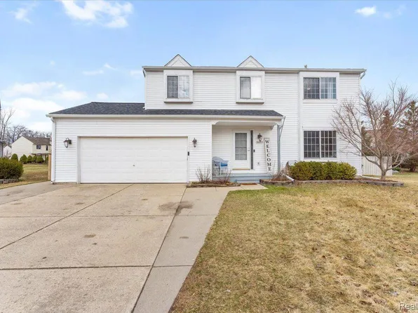 2689 Parkview Ct, Waterford, MI 48329