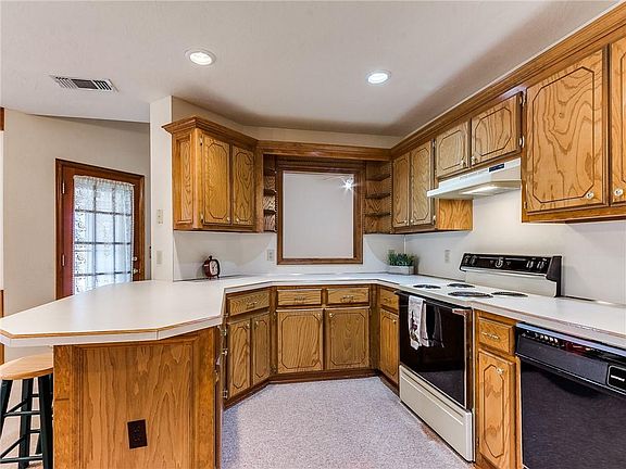 5th image of 3000 SW 126th St