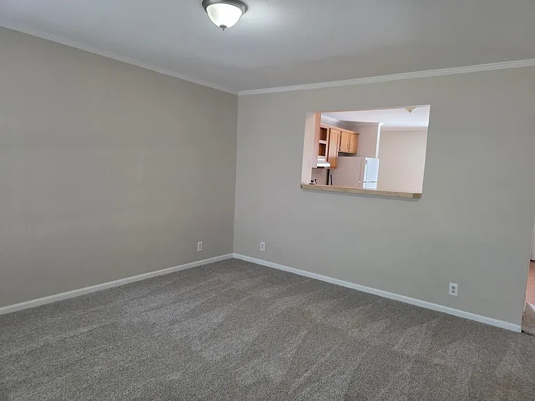 1135 S Navajo St — Photo 8