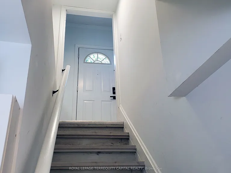 144 Garner Ave #LOWER — Photo 2