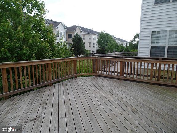 2nd image of 4631 Carisbrooke Ln