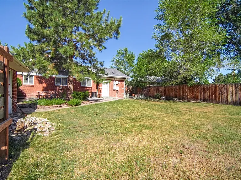 6370 Quay St — Photo 36