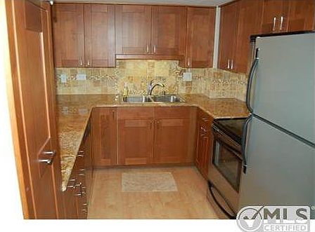 3rd image of 4944 Cass St Unit 408