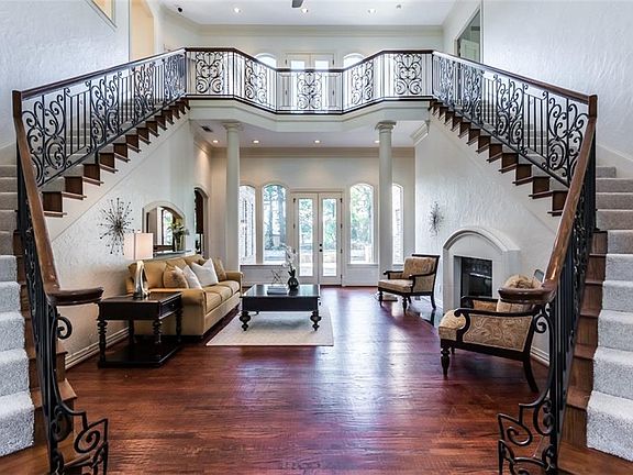 2nd image of 712 Winding Bend Cir