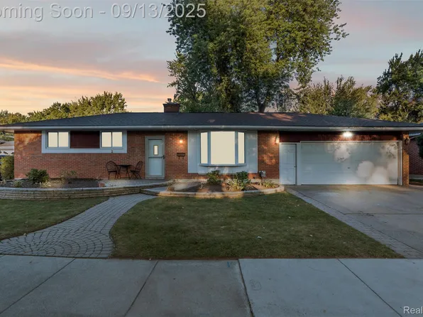36621 Suffolk St, Clinton Township, MI 48035