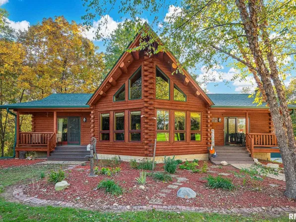 124 Oak Grove Cir, Dahinda, IL 61428